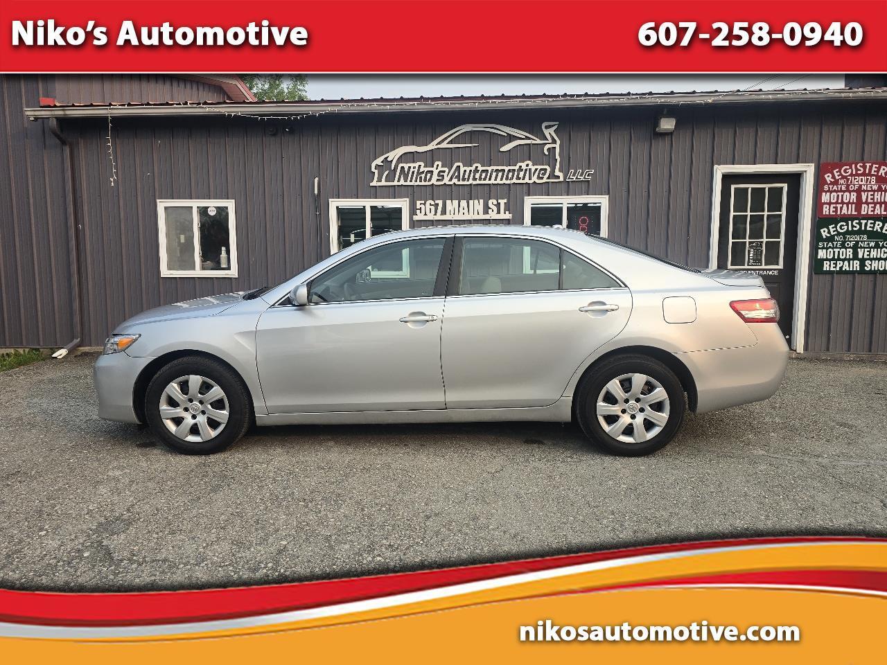 Toyota Camry 4dr Sdn I4 Man LE (Natl) 2011