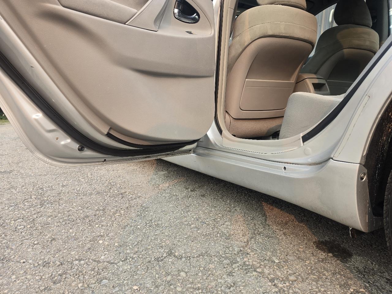 Toyota Camry 4dr Sdn I4 Man LE (Natl) 2011
