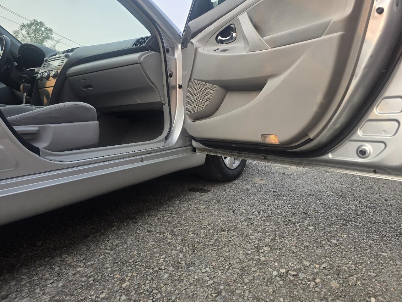 Toyota Camry 4dr Sdn I4 Man LE (Natl) 2011