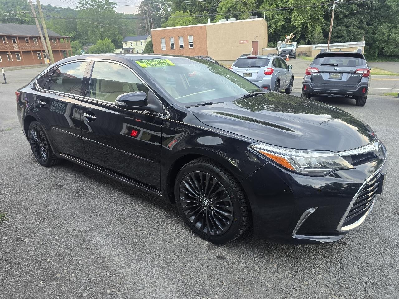 Toyota Avalon 4dr Sdn XLE Premium (Natl) 2016