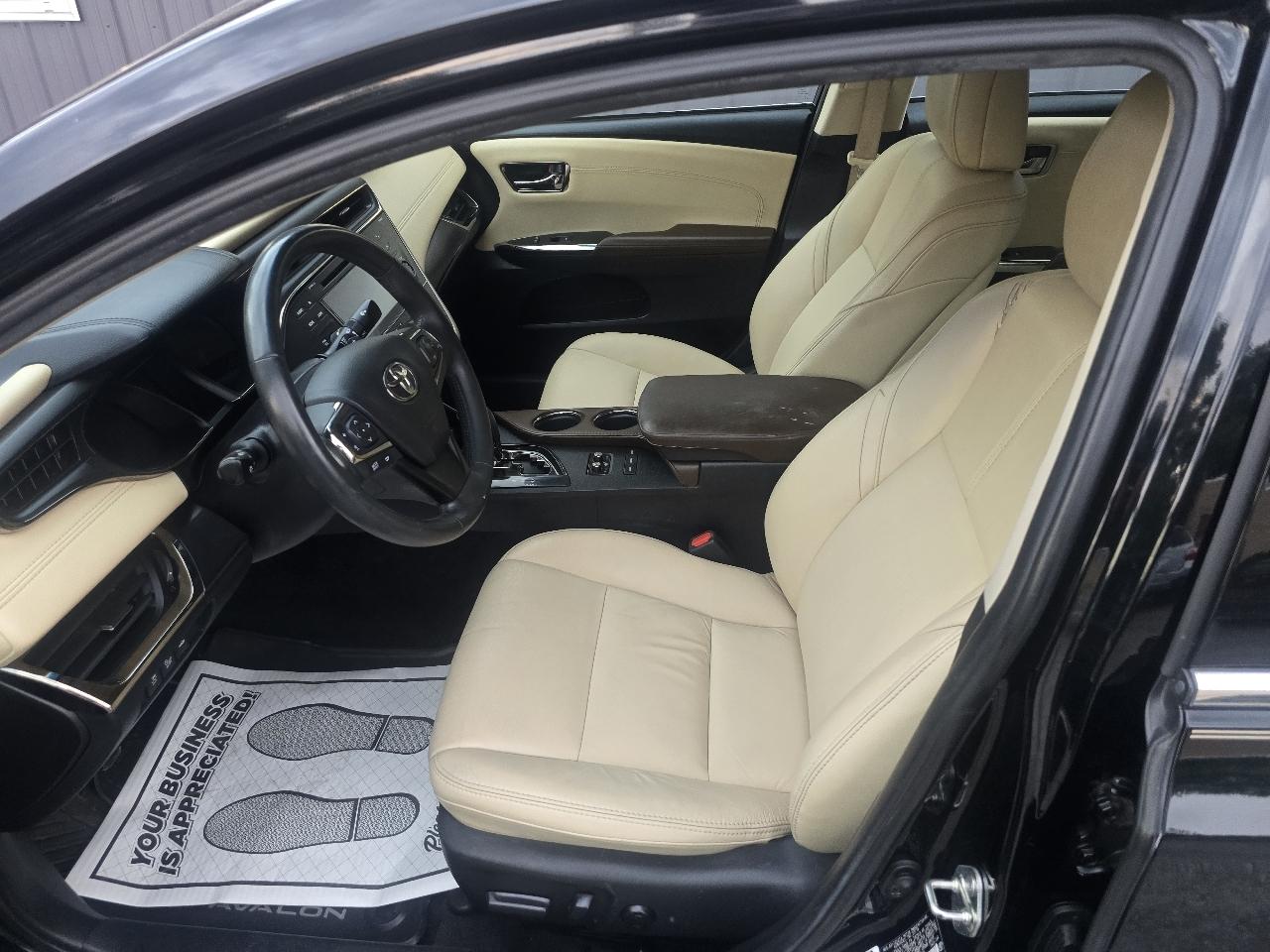 Toyota Avalon 4dr Sdn XLE Premium (Natl) 2016