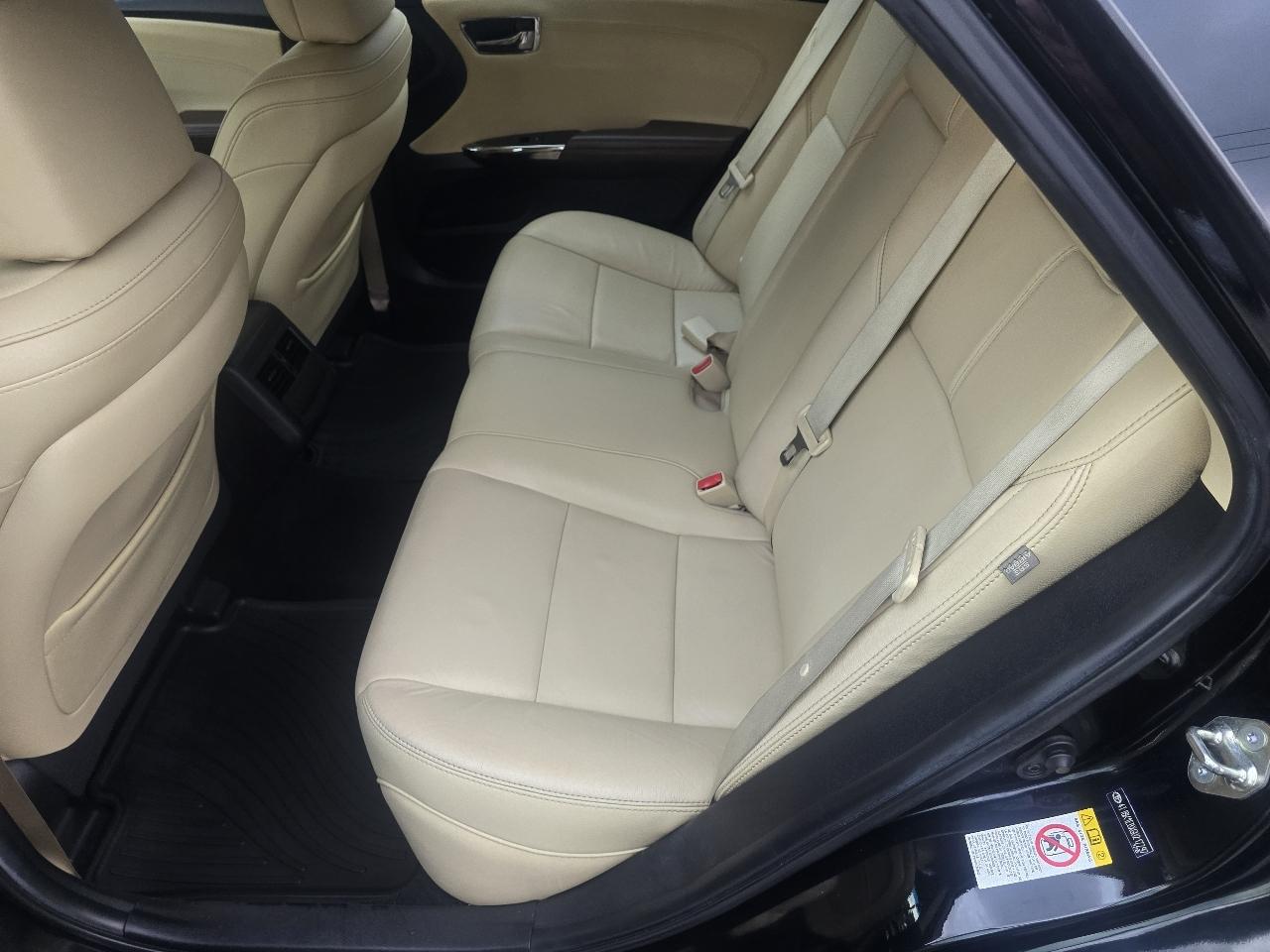 Toyota Avalon 4dr Sdn XLE Premium (Natl) 2016