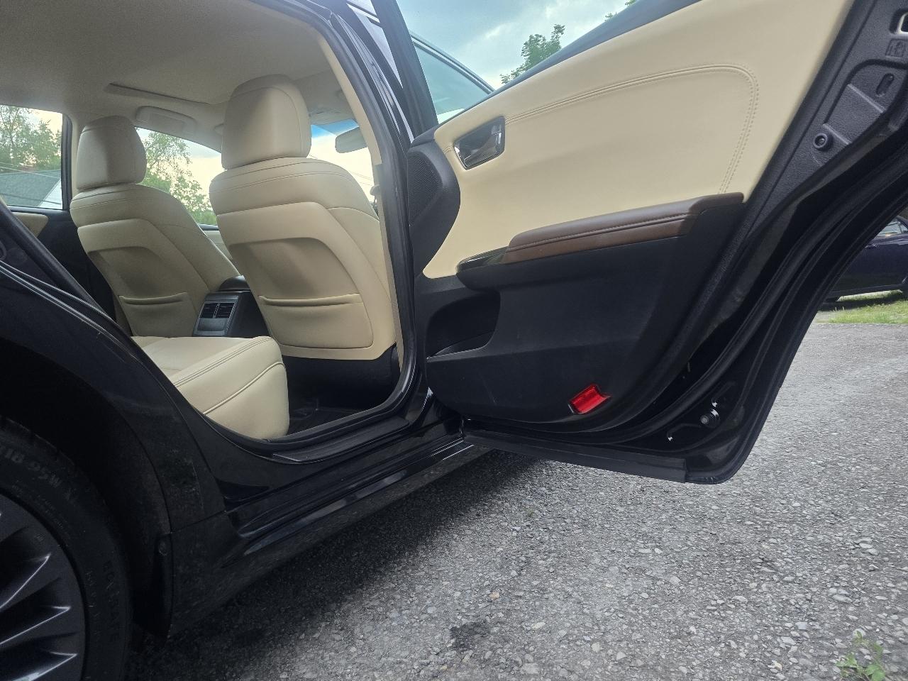 Toyota Avalon 4dr Sdn XLE Premium (Natl) 2016