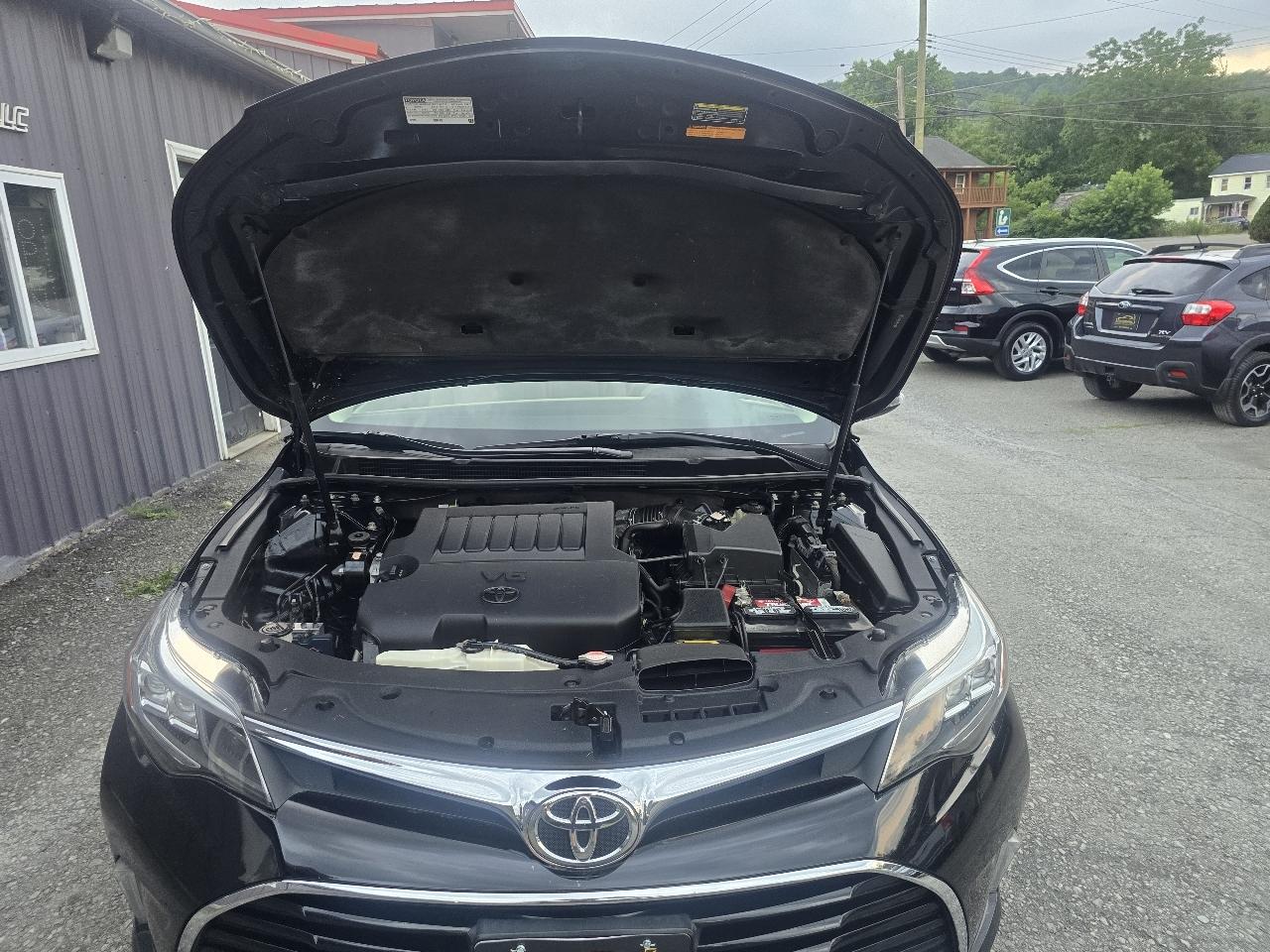 Toyota Avalon 4dr Sdn XLE Premium (Natl) 2016