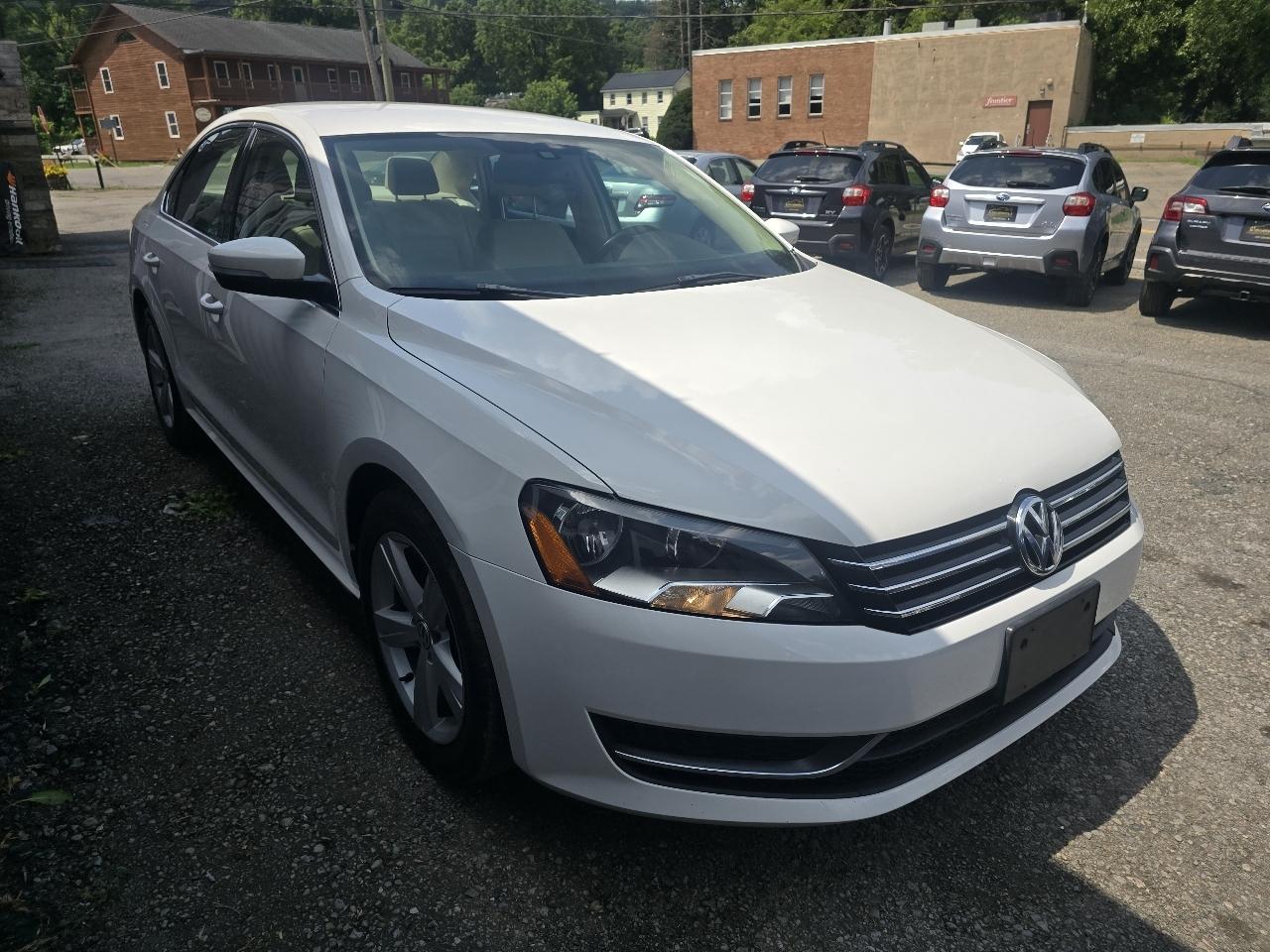 Volkswagen Passat 4dr Sdn 2.5L Auto SE PZEV 2013