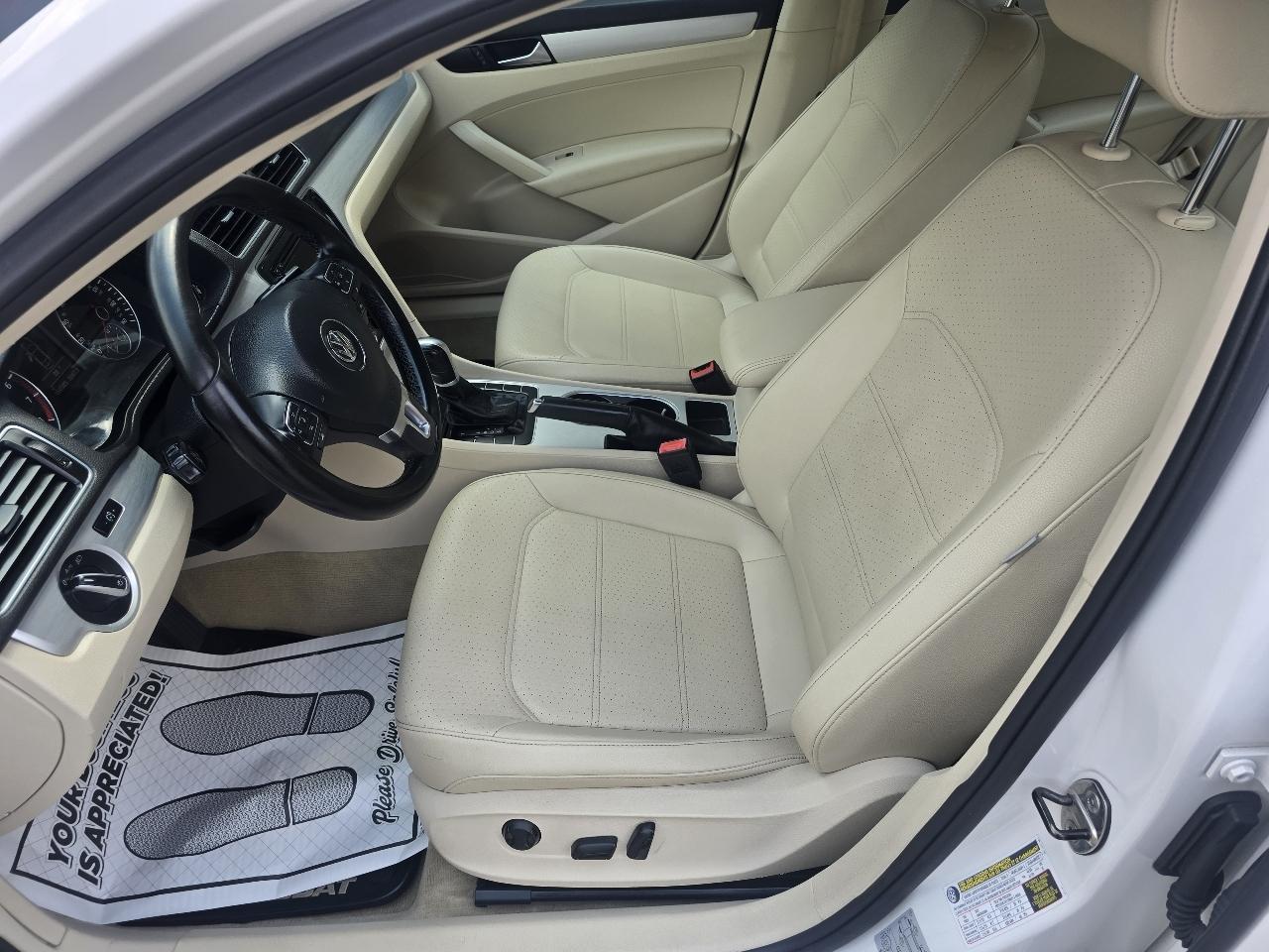 Volkswagen Passat 4dr Sdn 2.5L Auto SE PZEV 2013