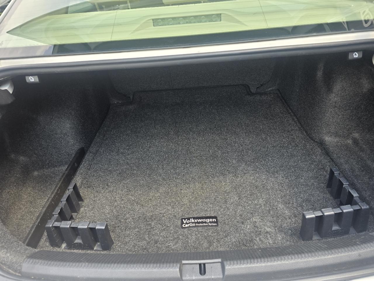 Volkswagen Passat 4dr Sdn 2.5L Auto SE PZEV 2013