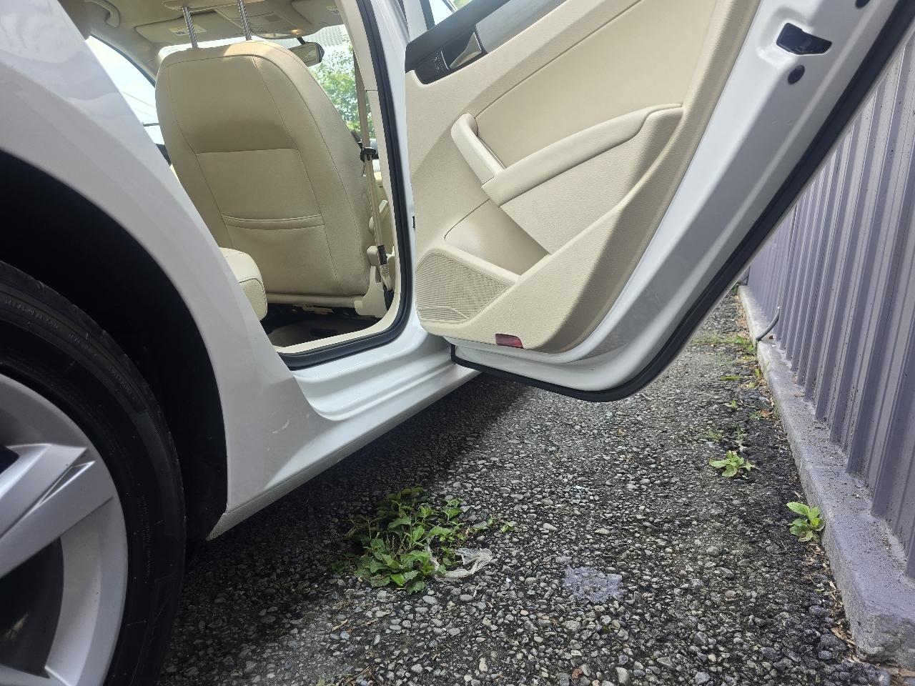 Volkswagen Passat 4dr Sdn 2.5L Auto SE PZEV 2013