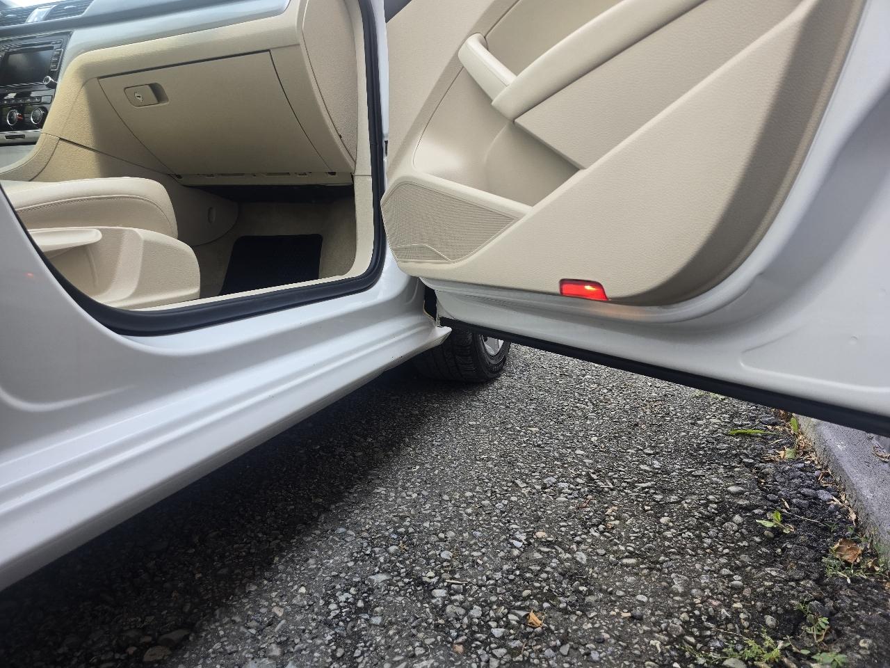 Volkswagen Passat 4dr Sdn 2.5L Auto SE PZEV 2013