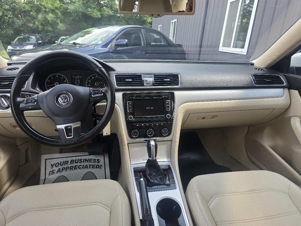 Volkswagen Passat 4dr Sdn 2.5L Auto SE PZEV 2013