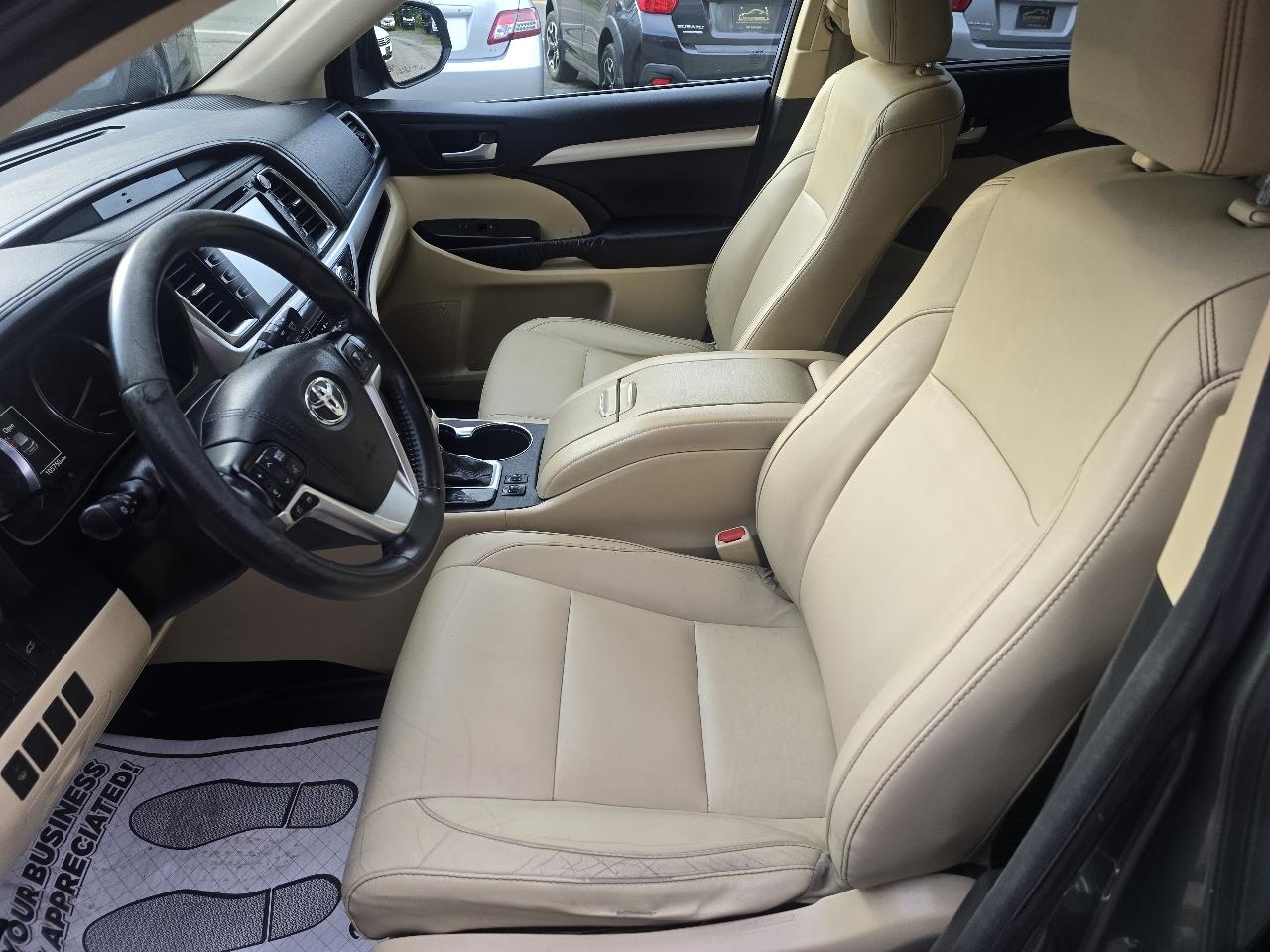 Toyota Highlander AWD 4dr V6 XLE (Natl) 2016