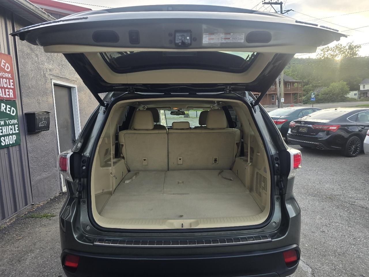 Toyota Highlander AWD 4dr V6 XLE (Natl) 2016