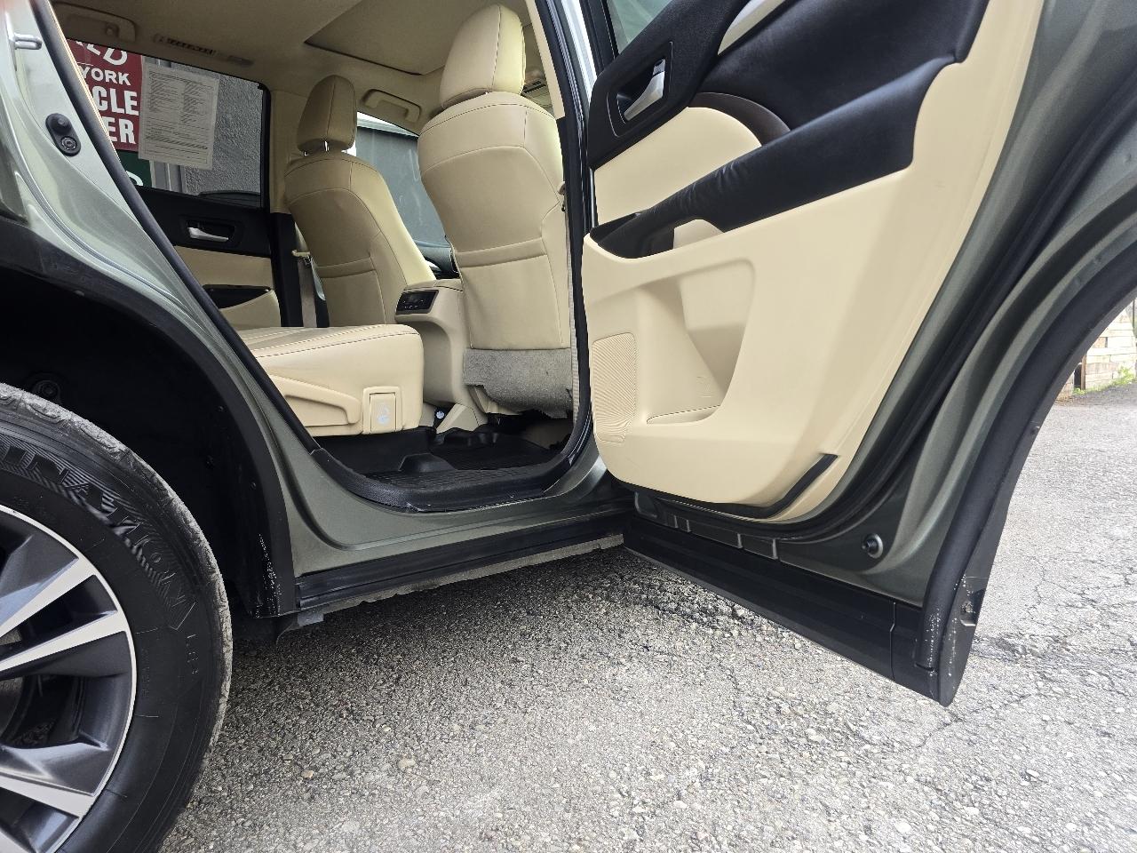 Toyota Highlander AWD 4dr V6 XLE (Natl) 2016