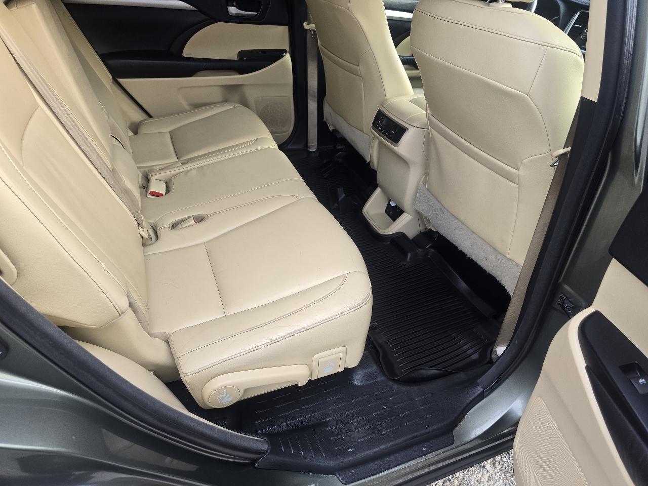 Toyota Highlander AWD 4dr V6 XLE (Natl) 2016