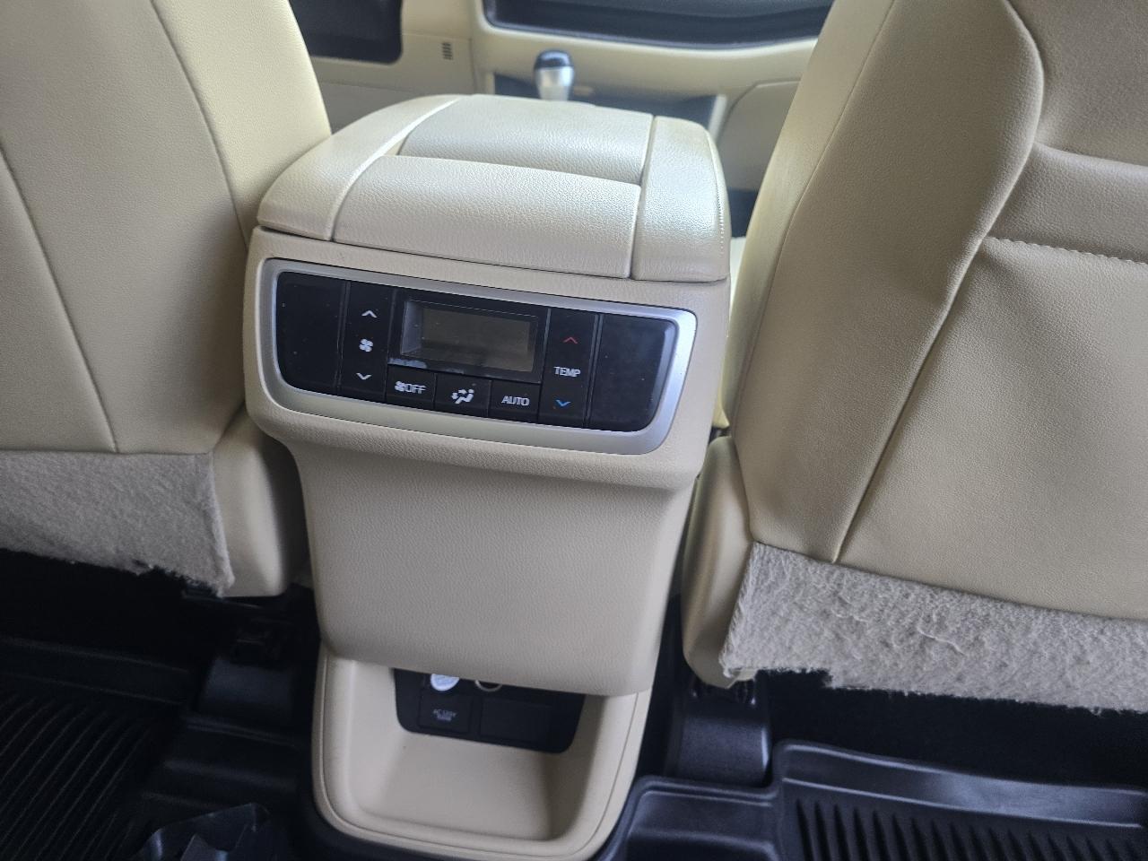 Toyota Highlander AWD 4dr V6 XLE (Natl) 2016