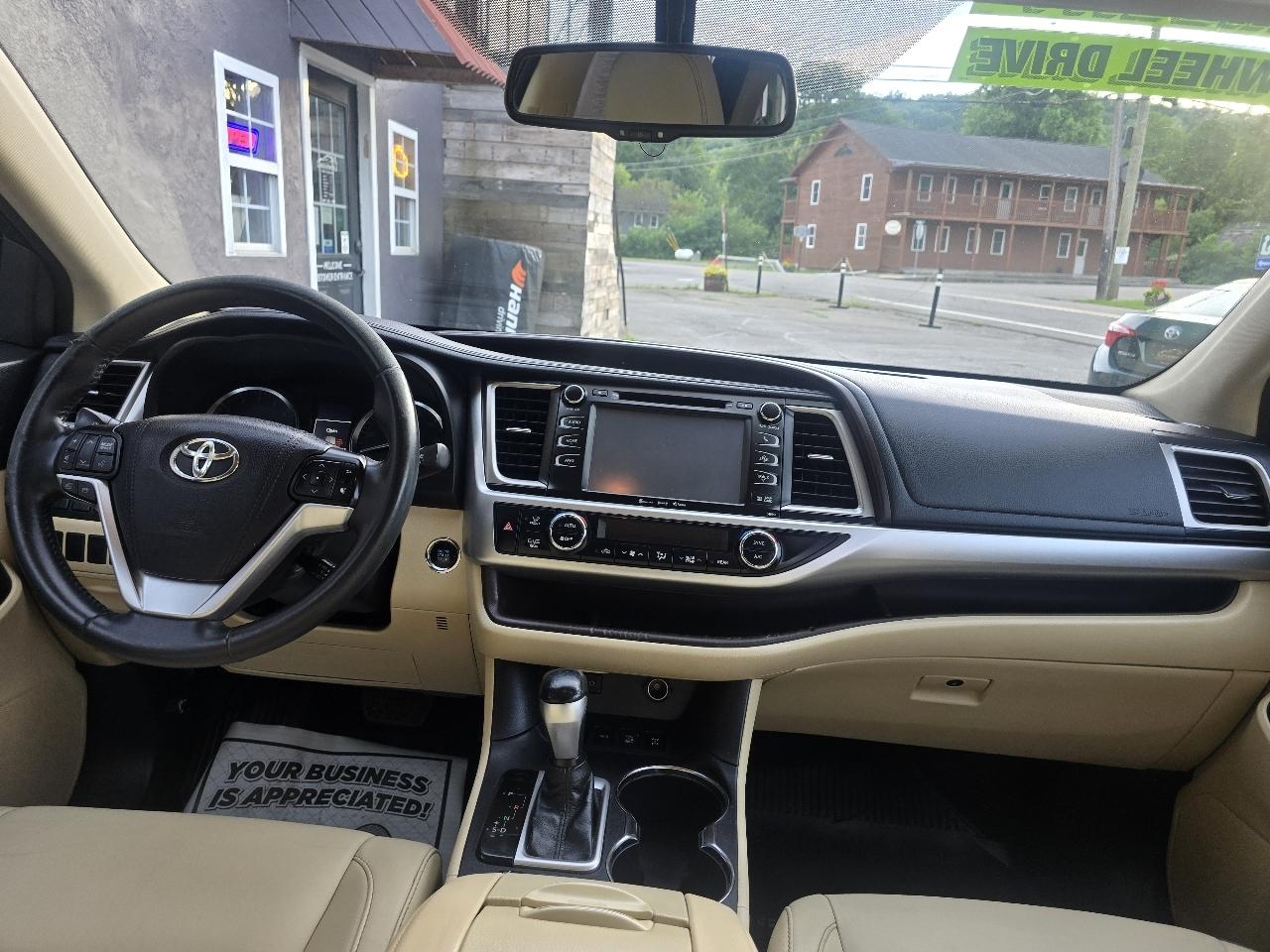 Toyota Highlander AWD 4dr V6 XLE (Natl) 2016