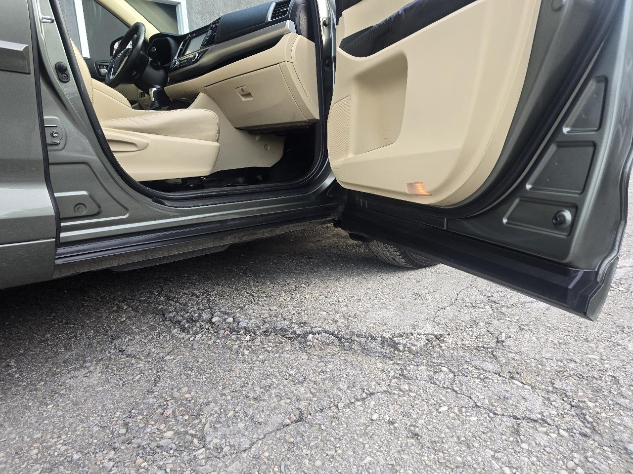 Toyota Highlander AWD 4dr V6 XLE (Natl) 2016