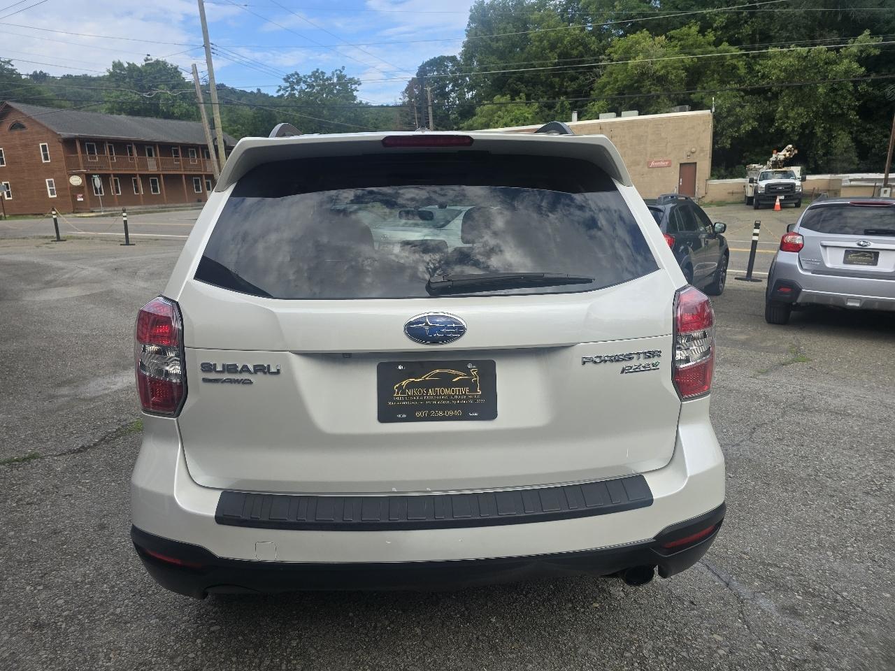Subaru Forester 4dr CVT 2.5i Touring PZEV 2015