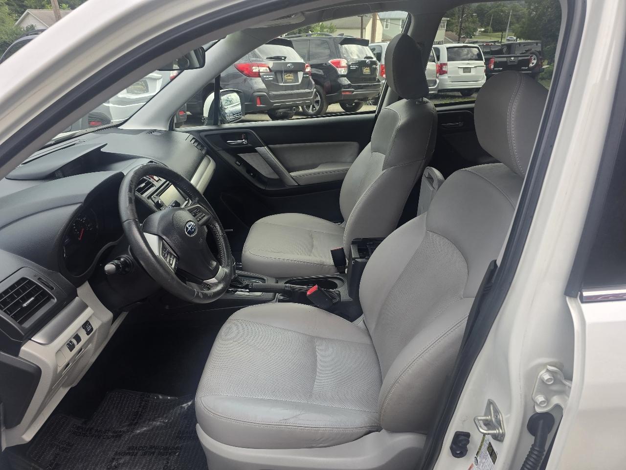 Subaru Forester 4dr CVT 2.5i Touring PZEV 2015