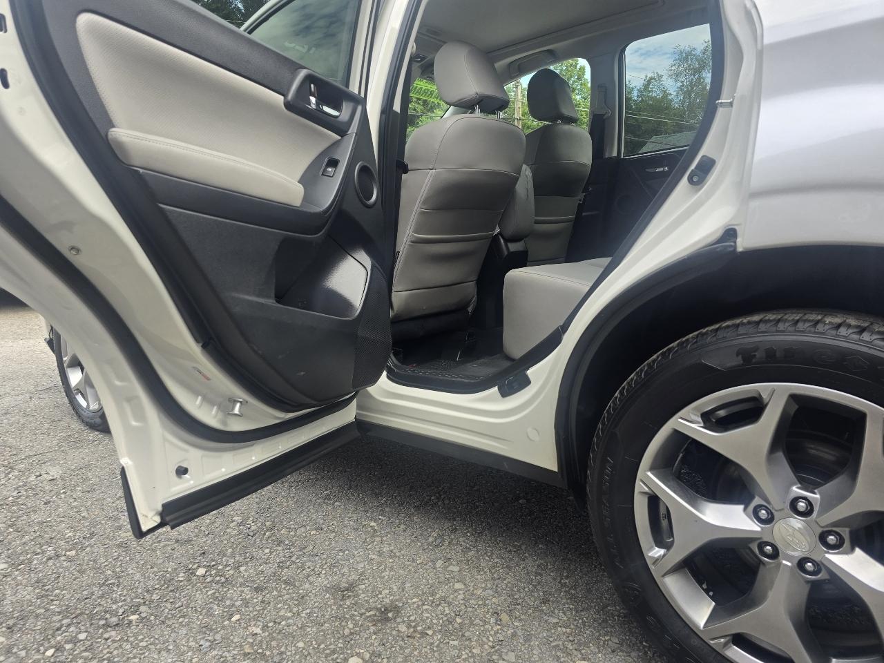 Subaru Forester 4dr CVT 2.5i Touring PZEV 2015