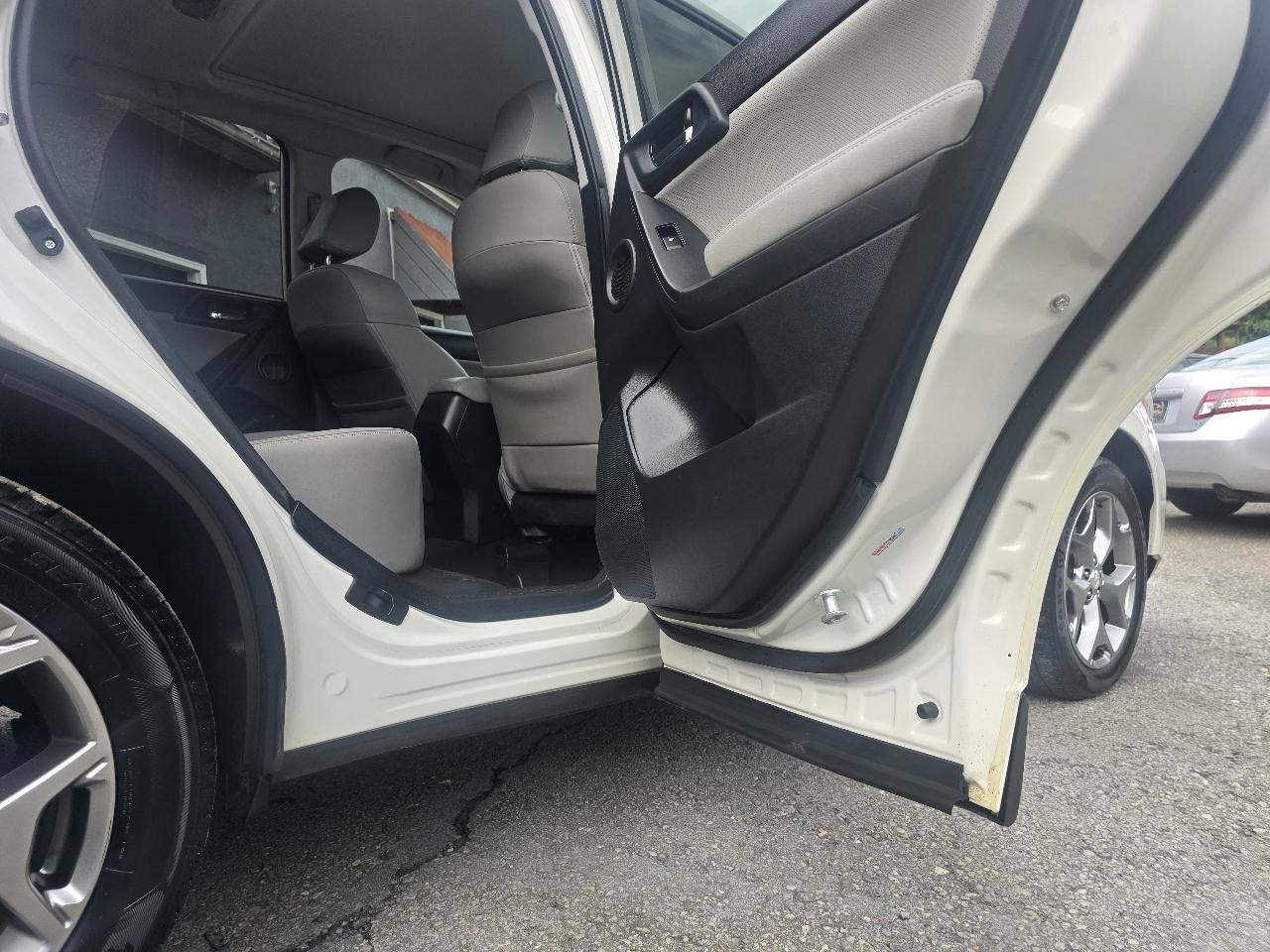 Subaru Forester 4dr CVT 2.5i Touring PZEV 2015