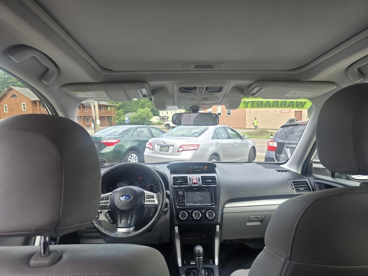 Subaru Forester 4dr CVT 2.5i Touring PZEV 2015