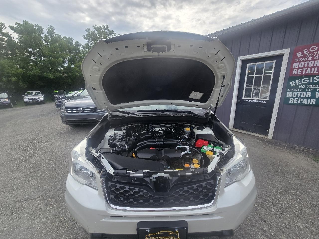 Subaru Forester 4dr CVT 2.5i Touring PZEV 2015