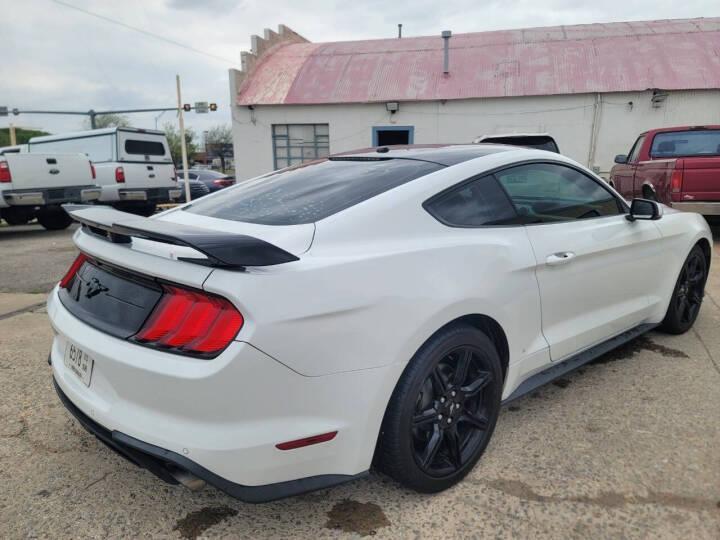 Ford Mustang EcoBoost Coupe 2020