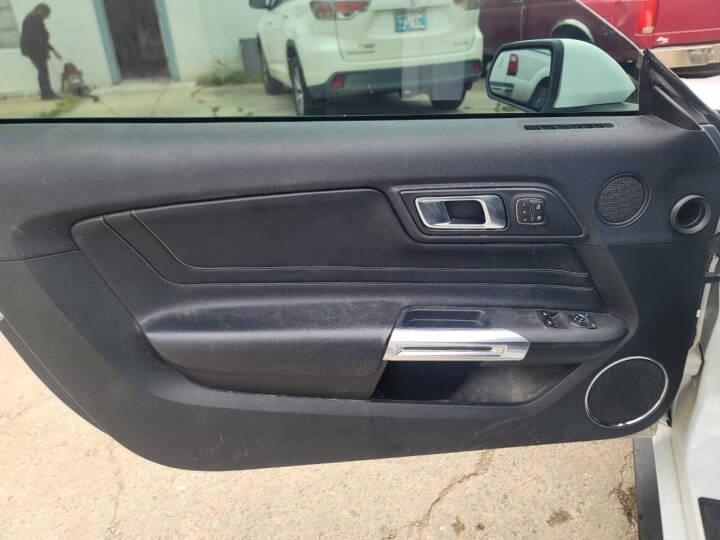 Ford Mustang EcoBoost Coupe 2020