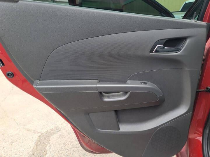 Chevrolet Sonic LT Auto 5-Door 2013