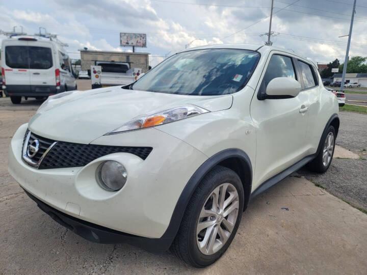 Nissan Juke S FWD 2012