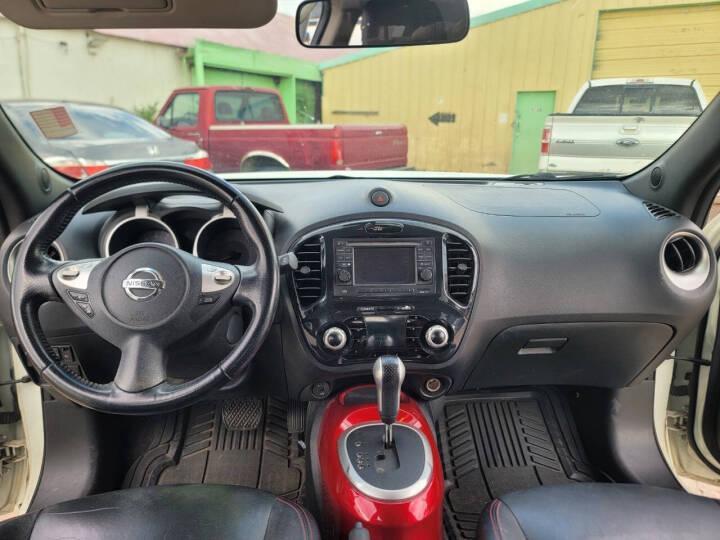 Nissan Juke S FWD 2012