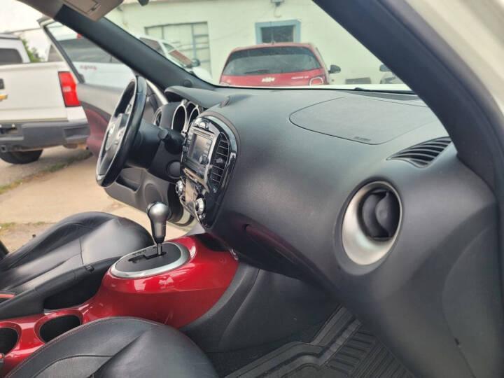 Nissan Juke S FWD 2012