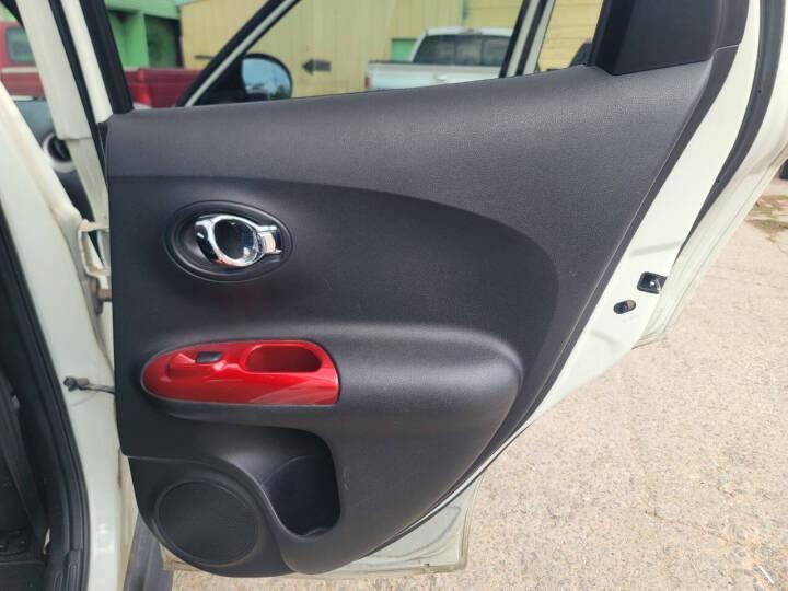 Nissan Juke S FWD 2012