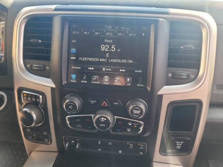 RAM 1500 SLT Crew Cab SWB 4WD 2016