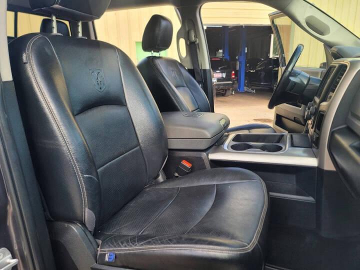 RAM 1500 SLT Crew Cab SWB 4WD 2016