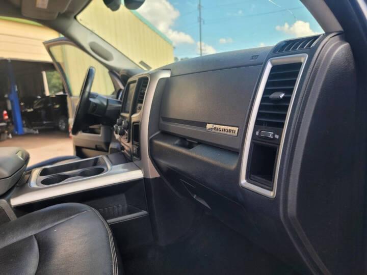 RAM 1500 SLT Crew Cab SWB 4WD 2016