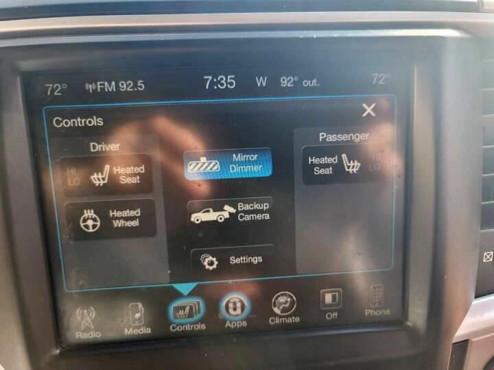 RAM 1500 SLT Crew Cab SWB 4WD 2016