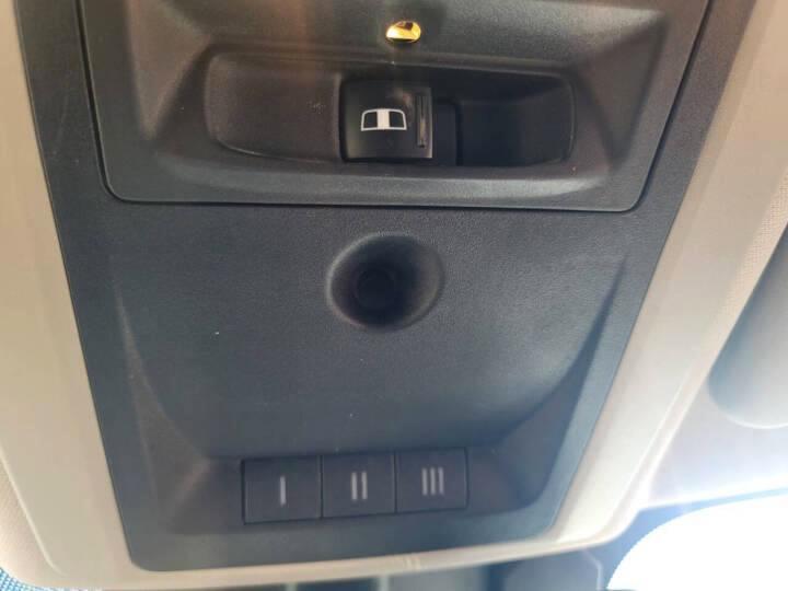 RAM 1500 SLT Crew Cab SWB 4WD 2016