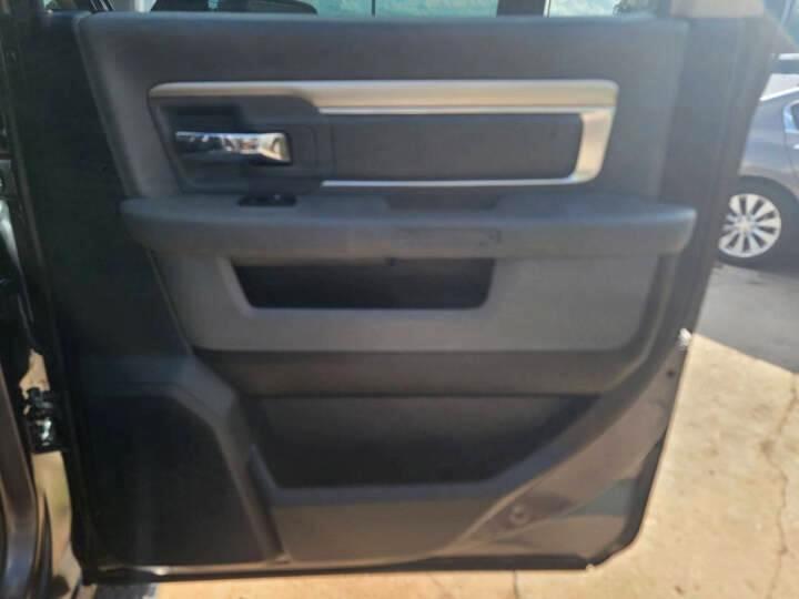 RAM 1500 SLT Crew Cab SWB 4WD 2016