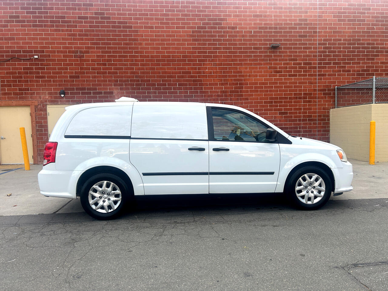 2014 Ram C/V Tradesman photo 2