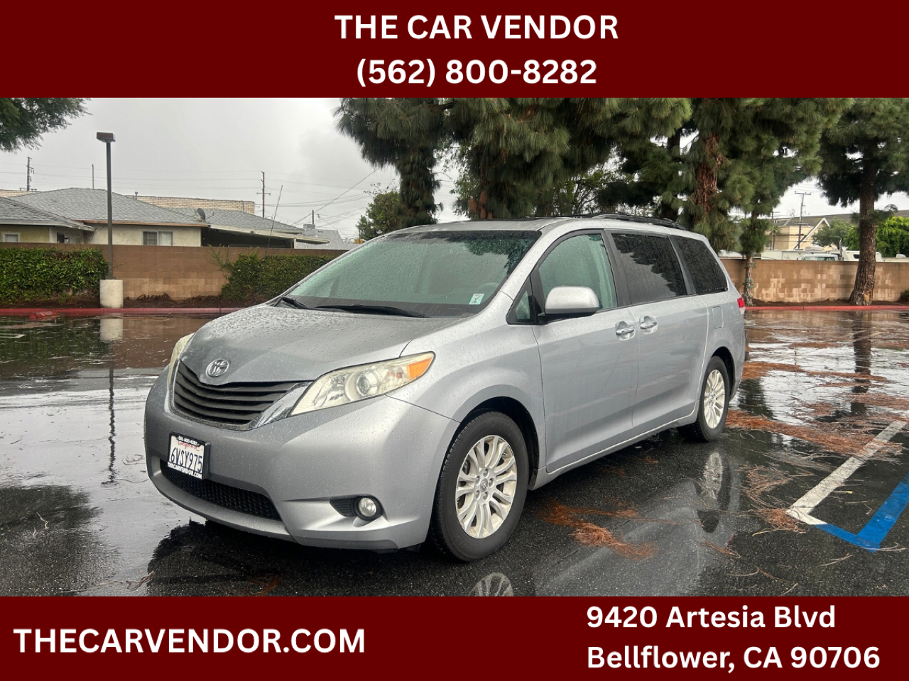 2012 Toyota Sienna XLE's photo