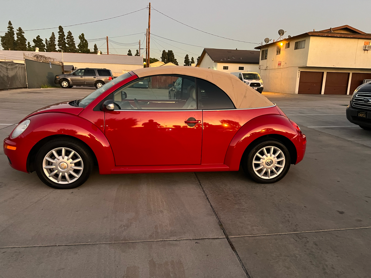 2006 Volkswagen New Beetle's photo