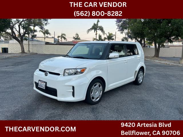White 2012 Scion xB Base Wagon Front-Wheel Drive Automatic