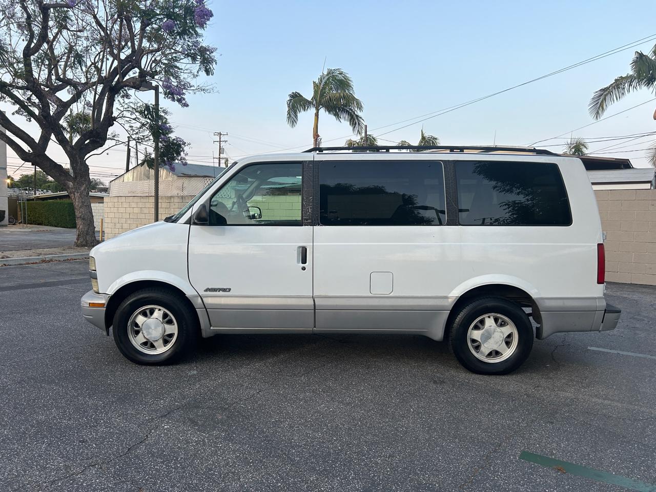 Chevrolet Astro 2WD 2000