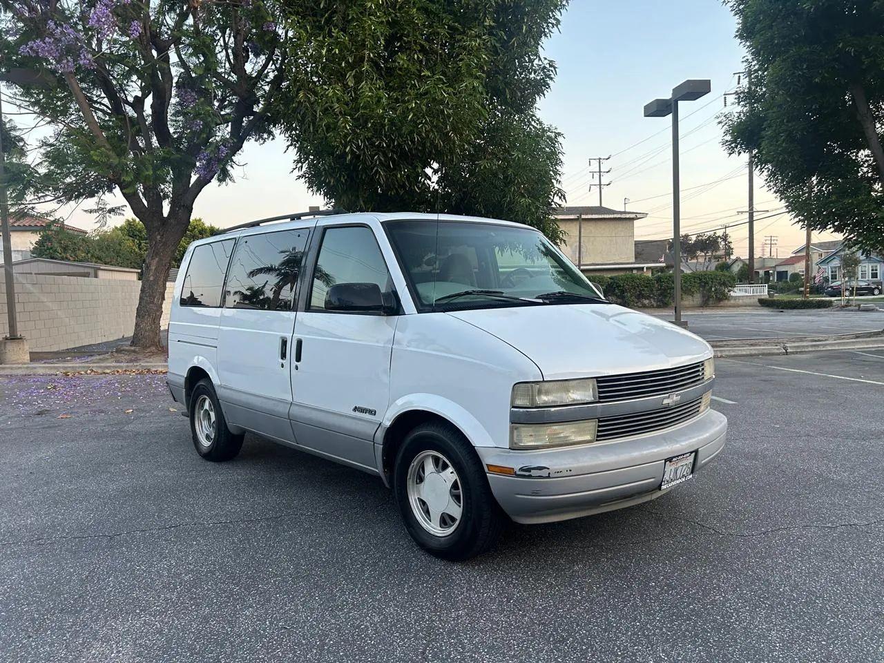 Chevrolet Astro 2WD 2000