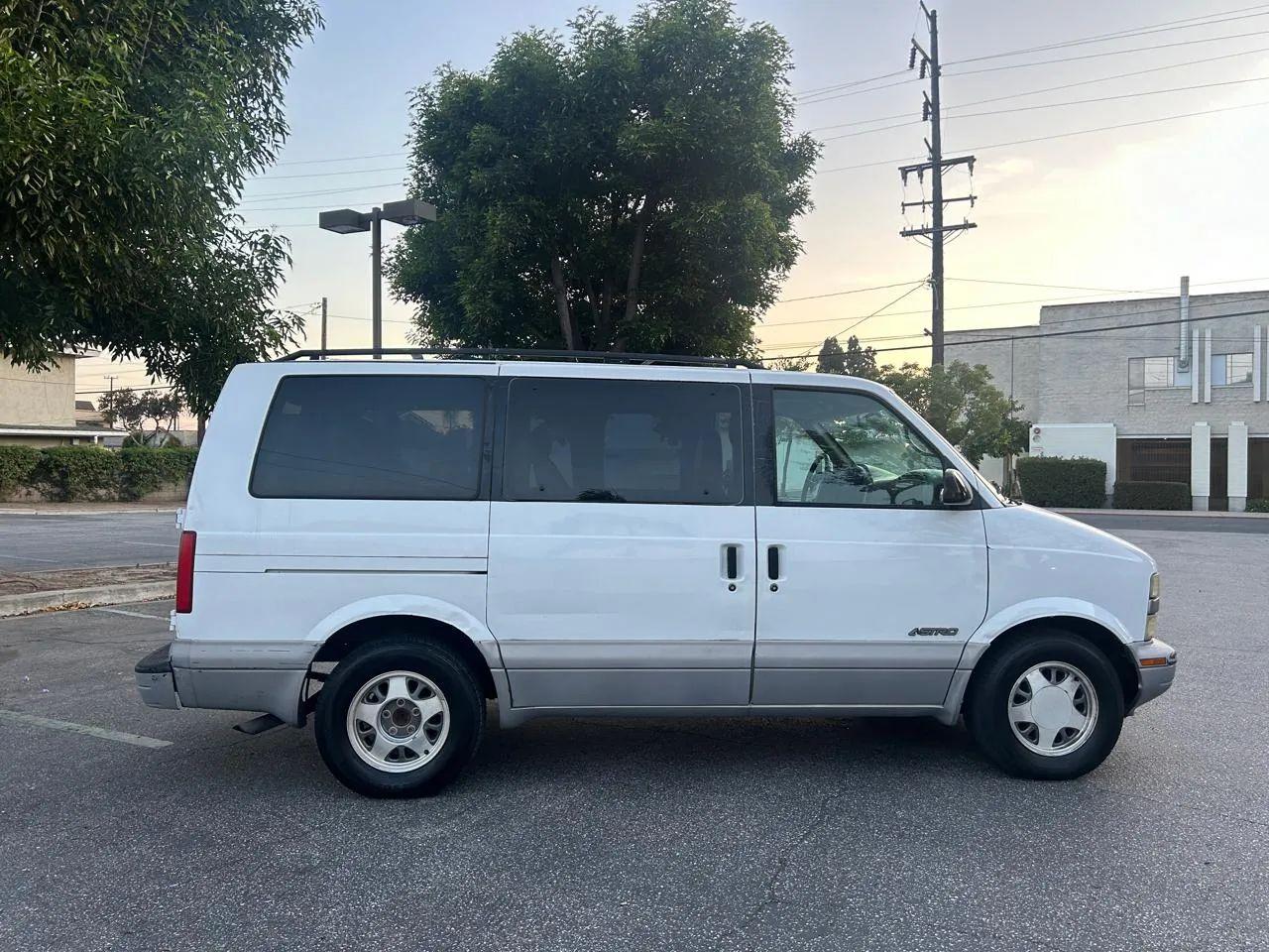 Chevrolet Astro 2WD 2000