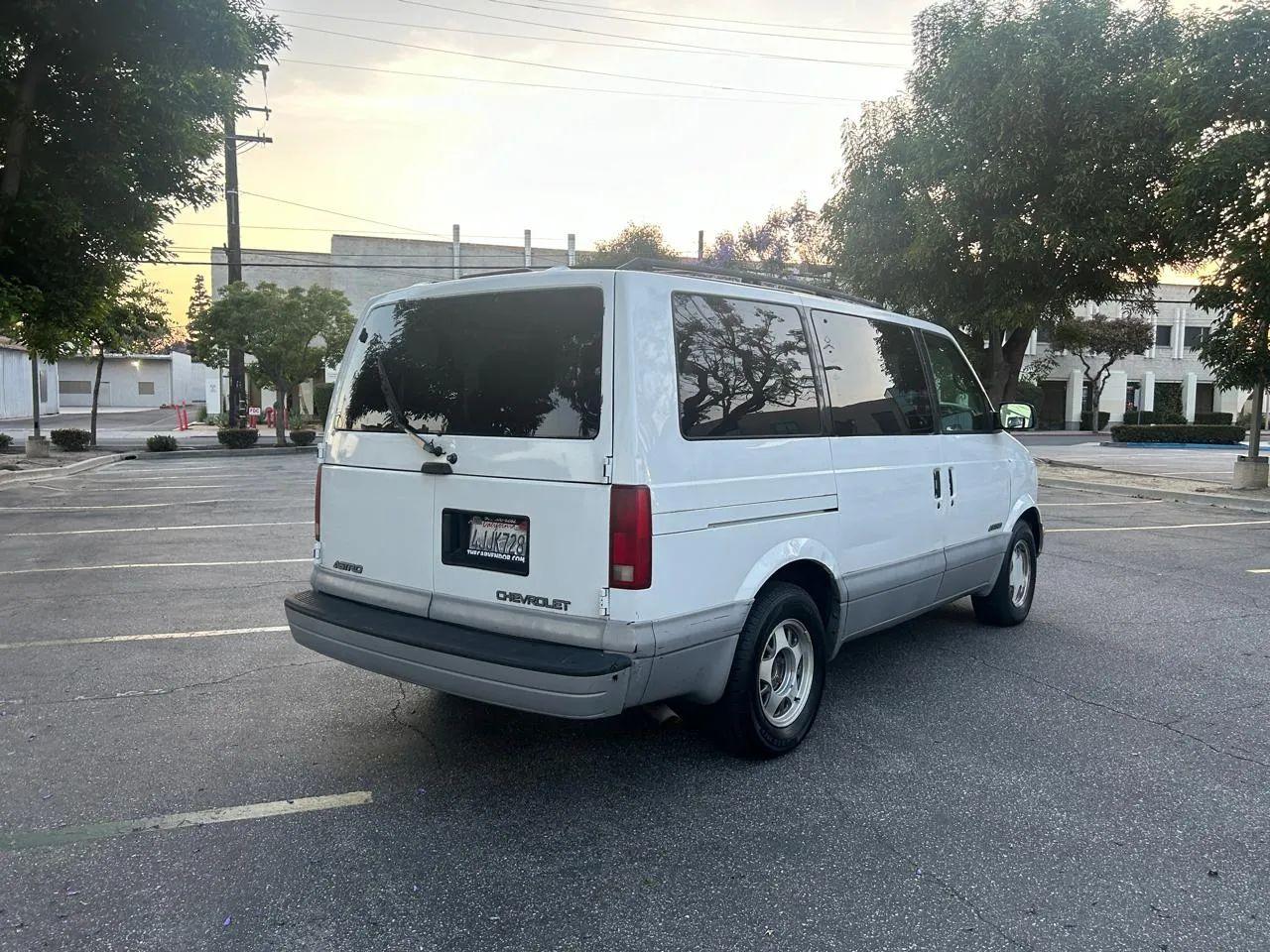 Chevrolet Astro 2WD 2000