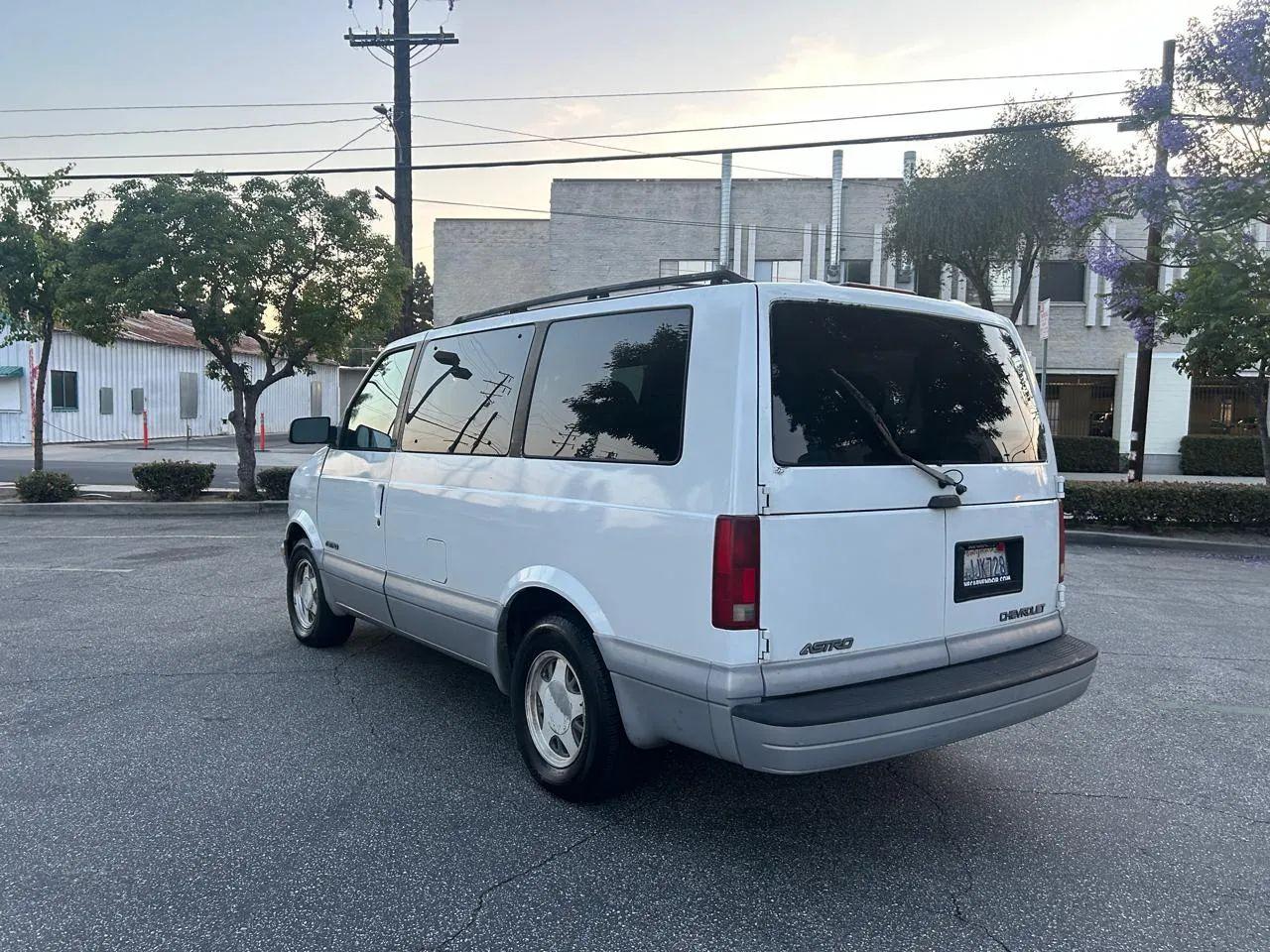 Chevrolet Astro 2WD 2000