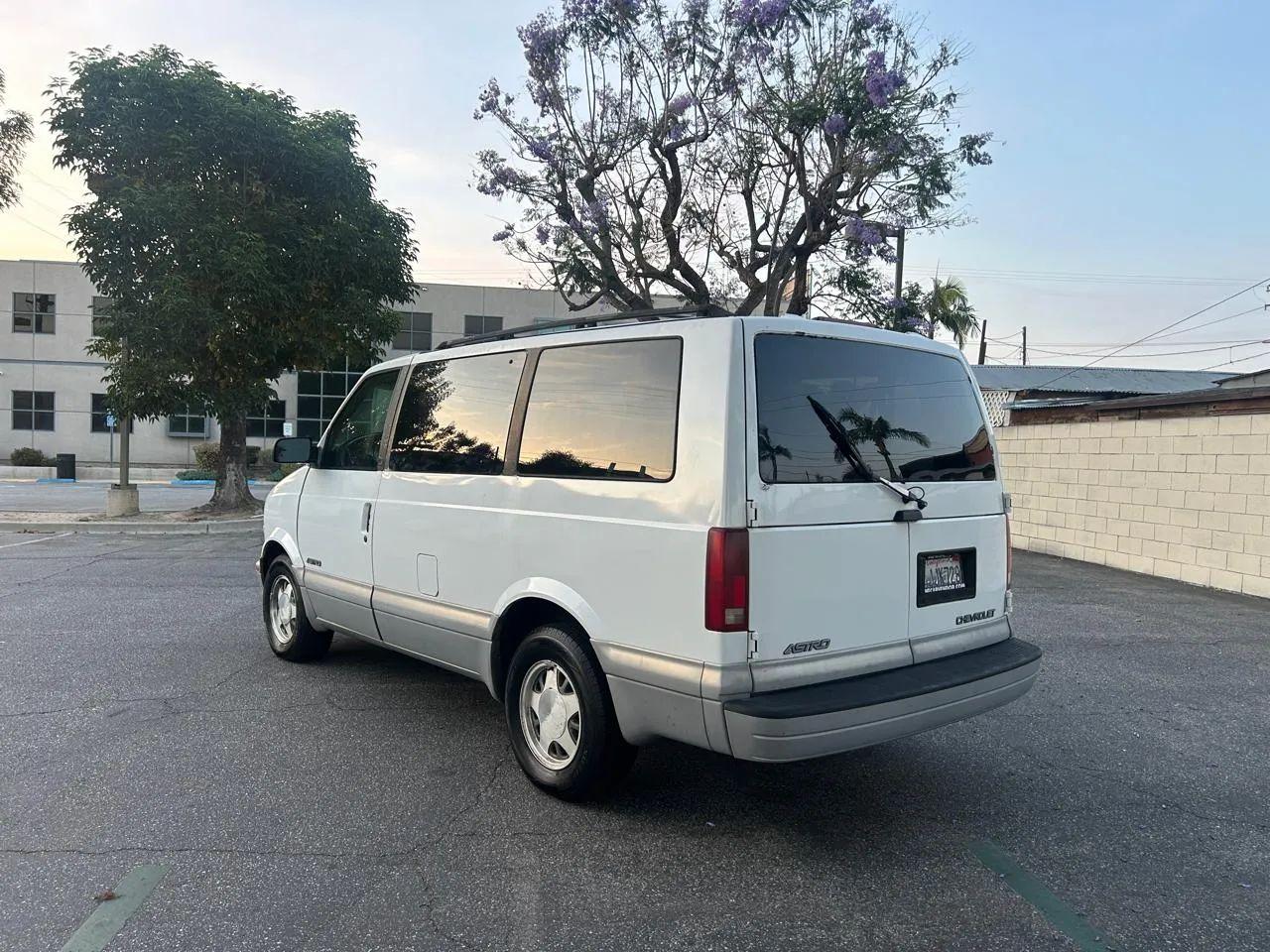 Chevrolet Astro 2WD 2000